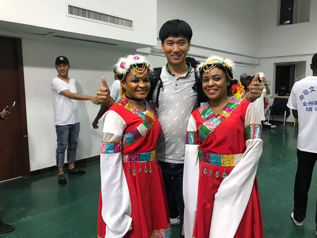D NEWDAWN dancers