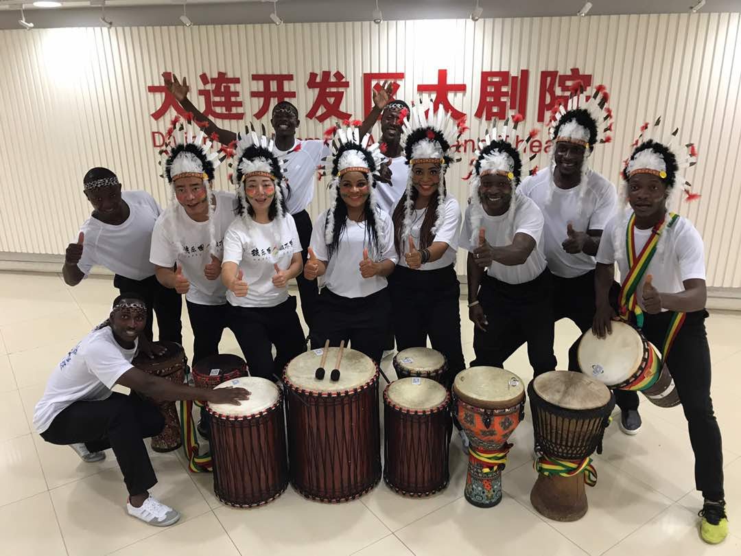 D NEWDAWN dancers